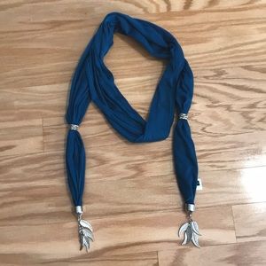 Antonio blue feather accent scarf